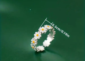 Daisy chain adjustable ring